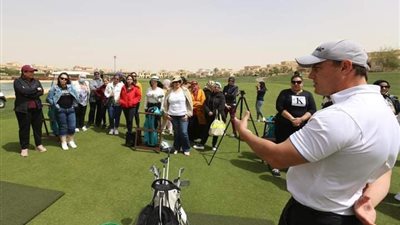 نادي مدينتي جولف كلوب يُعلم السيدات رياضة الجولف