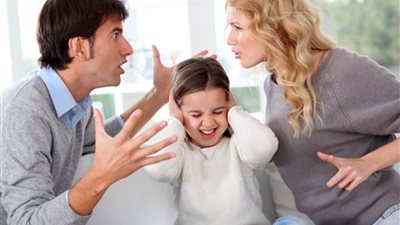 زوجة تستغيث بمحكمة الأسرة: «طليقي مش عاوز يصرف على بناتي»