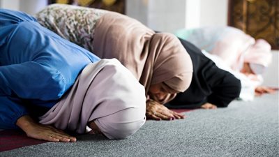 5 أعمال تمنحك «وثيقة تأمين ربانية» لأولادك وبيتك.. تعرفي عليها