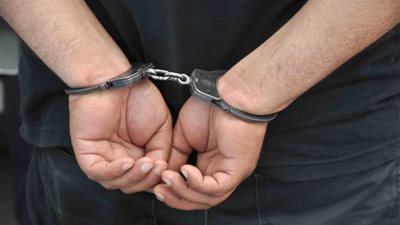 القبض على رجل وسيدة يكشف لغز الخسائر الجسيمة لشركة شحن بالجيزة 