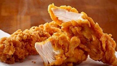 أكلة خفيفة في رمضان.. مكونات وطريقة عمل طبق الدجاج المقرمش