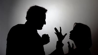 ضربها بالشاكوش.. رشا تطلب الخلع: قاسي ونسوانجي 