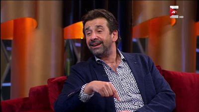 كريم عبد العزيز : «ولادي واخدين مني الشقاوة والعند»  .. فيديو