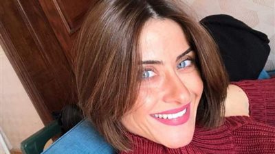 سامح حسين: «ليه الست بتتقل لما بكلمها؟».. وهايدي: «بتلاعبك».. فيديو