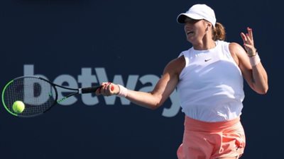 سابالينكا تتأهل لمواجهة بارتي في بطولة ميامي للتنس