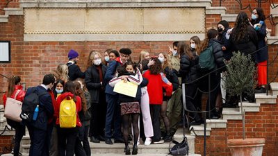 فضيحة جنسية تهز الشارع الإنجليزي.. 5800 حادث تحرش واغتصاب في مدارس بريطانيا