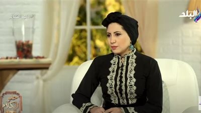 «نجمة السوشيال».. «نيفين» فنانة الموضة من طراز خاص.. فيديو