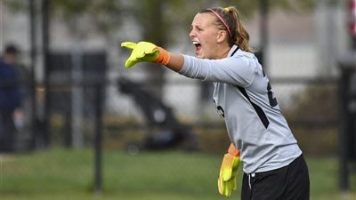 ليفربول يجدد عقد حارسته الكندية رايلي فوستر