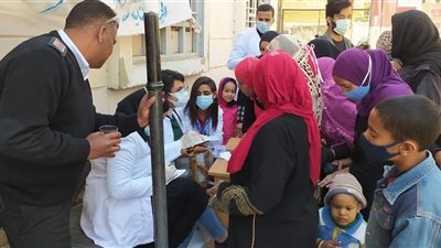 حياة كريمة.. علاج 700 مواطن بقافلة الشباب والرياضة في بناويط بسوهاج