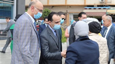 وفد برلماني يطمئن على خدمات المنتفعين في فرع الرعاية الصحية ببورسعيد