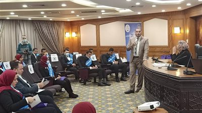 شباب الجامعات يتحاورون مع المشايخ حول التطرف بقاعات مرصد الأزهر