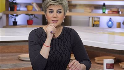 مفيدة شيحة تهاجم سائق تعدى على زوجته: «مفيش تربية».. فيديو