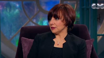 استشارية تكشف مخاطر مشاهدة الأطفال للكارتون.. فيديو