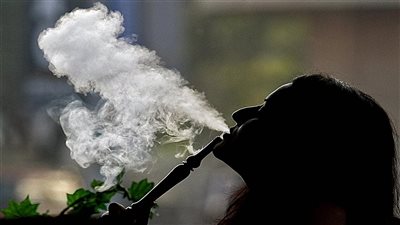 للمدخنات.. 6 طرق تخلصكِ من «الشيشة» 