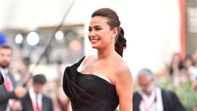 موكب المومياوات| هند صبري تعلن تعافيها من كورونا وتحسم مشاركتها بالحدث التاريخي