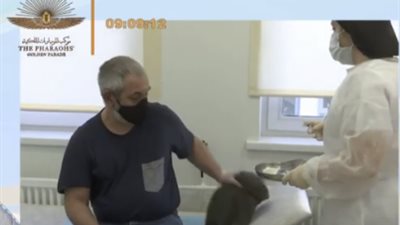 مستشار الرئيس للصحة: لقاحات كورونا آمنة وتقلل الإصابات.. فيديو