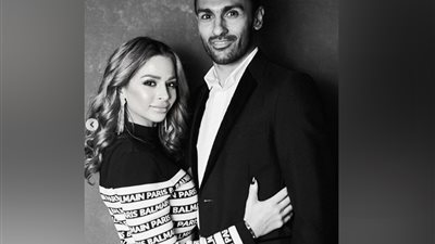 بـ«الأبيض والأسود».. جلسة تصوير لأحمد المحمدي وزوجته 