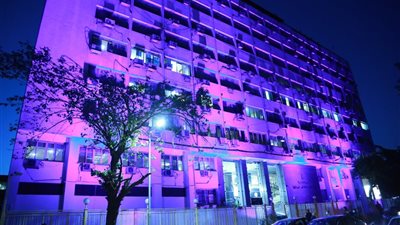 نيفين القباج تكشف سبب إضاءة مبنى وزارة التضامن باللون الأزرق 