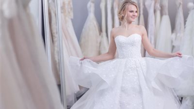 «البنات بتسرح في إيه؟».. الفستان الأبيض الحُلم الأكبر.. وأخريات في دوامة العمل