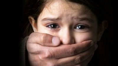 والد الطفلة عليا يروي تفاصيل إنقاذها من ذئب بشري حاول اغتصابها 