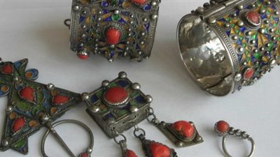 عشقت صناعة الحلى.. منة خليل: الخرافات سر الإقبال على منتجاتي