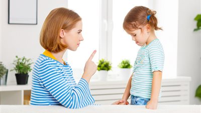 إزاي أربي طفلي من غير ضرب وإمتي أقول «لأ» .. نانسي توفيق ترد