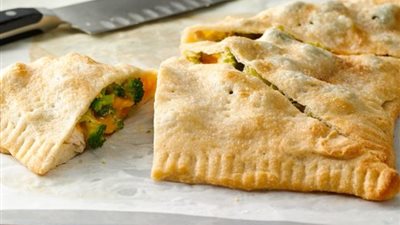 طريقة عمل فطائر بروكلي بالشيدر