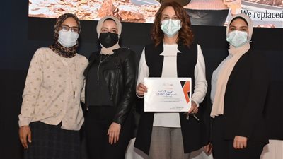 طلاب إعلام عين شمس يحصدون جائزة الإبداع لأفضل إنتاج بالجامعة