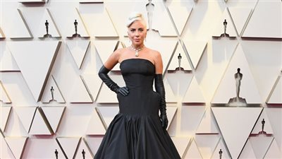 لـ أم العروسة.. فساتين تظهرك بإطلالة أنيقة وجذابة.. تعرفي عليها