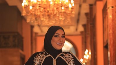 نداء شرارة تهاجم صناع المسلسلات بسبب «صورة المحجبة»