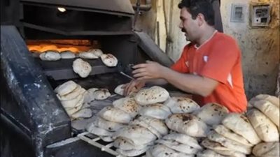 «شعبة المخابز»: الأفران شغالة لبعد الإفطار.. ومفيش مشاكل في الدقيق