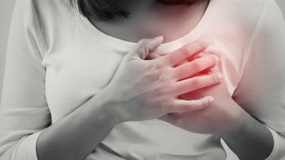 صيام مرضى القلب.. استشارى قسطرة يُفجر مفاجأة ويُحذر: ابتعدوا عن الملح والدهون