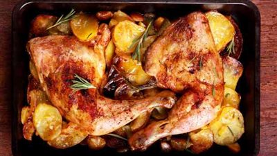 لإفطار أول يوم رمضان.. صينية بطاطس بالفراخ على طريقة الشيف منار هاشم