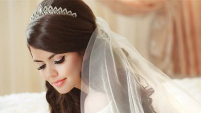 فتيات تتحدى الغلاء.. ازاي تحطي لنفسك مكياج الفرح