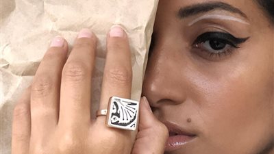 من الفضة والنحاس.. أحدث تشكيلة إكسسوارات بأنامل ريهام متولي (صور)