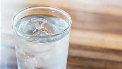 10 عادات خاطئة ابتعدى عنها في رمضان.. بينها شرب الماء البارد