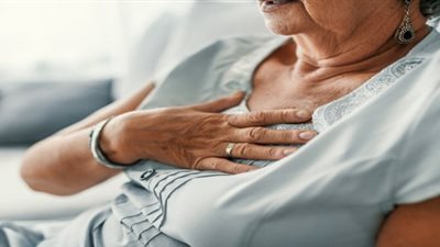 حسام موافي يكشف علاج مريض ارتجاع المريء.. فيديو