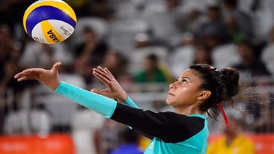 نورا معوض تقود فريقها للفوز بدوري الجامعات الأمريكية للطائرة