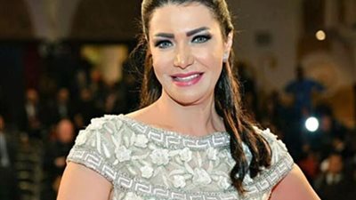 لقاء سويدان تكشف كواليس أزمتها مع هالة فاخر: «شتمتني على المسرح» (فيديو)