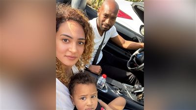 قبل قمة الأهلي والزمالك.. زوجة شيكابالا تدعمه بصورة مع آدم