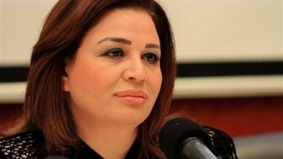 «السوستة طقت».. إلهام شاهين تكشف أكثر موقف محرج تعرضت له (فيديو)