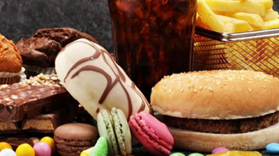 أطعمة تضر بصحة كبدك.. تجنبيها فورًا