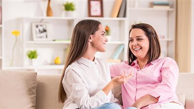 للفتيات.. 8 نصائح للوصول السريع إلى قلب والديك