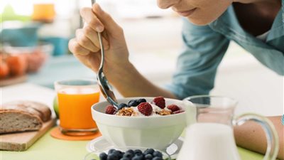 احذريها في رمضان.. مشروبات تدمّر معدتك على الإفطار 