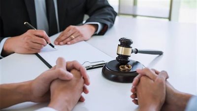 «ما لكِ وما عليكِ» في قضايا الخُلع.. أنتِ تسألين ومحامِِ يُجيب 