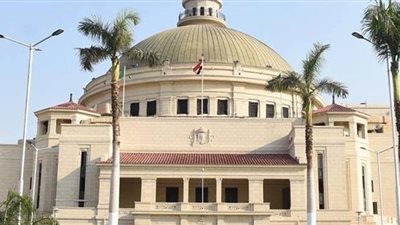 جامعة القاهرة: إمداد الكليات بـ 40 ألف تابلت للدراسة والامتحانات