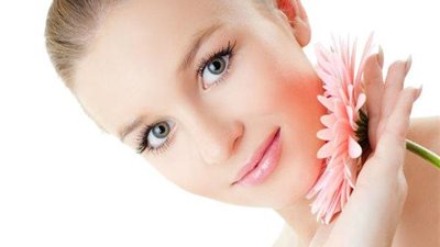 لـ « الفتيات».. وصفات منزلية مذهلة وبسيطة لـ« خدود ممتلئة وبارزة»