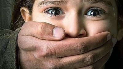 «جار السوء».. استدرج طفلة 4 سنوات للتحرش بها والأمن يقبض عليه