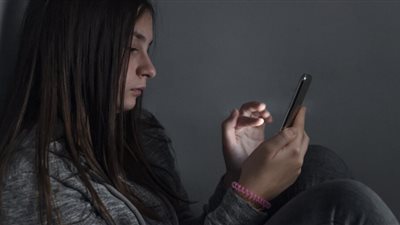 جروبات الزواج على فيسبوك كارثة تهدد الفتيات.. الابتزاز الجنسي أبرز جرائمها