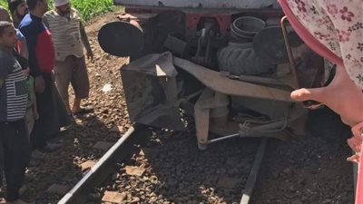 اصطدام قطار بلودر في المنوفية